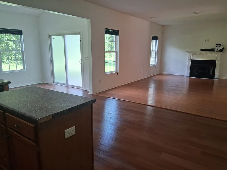 4121 Alicia Ln — Photo 4