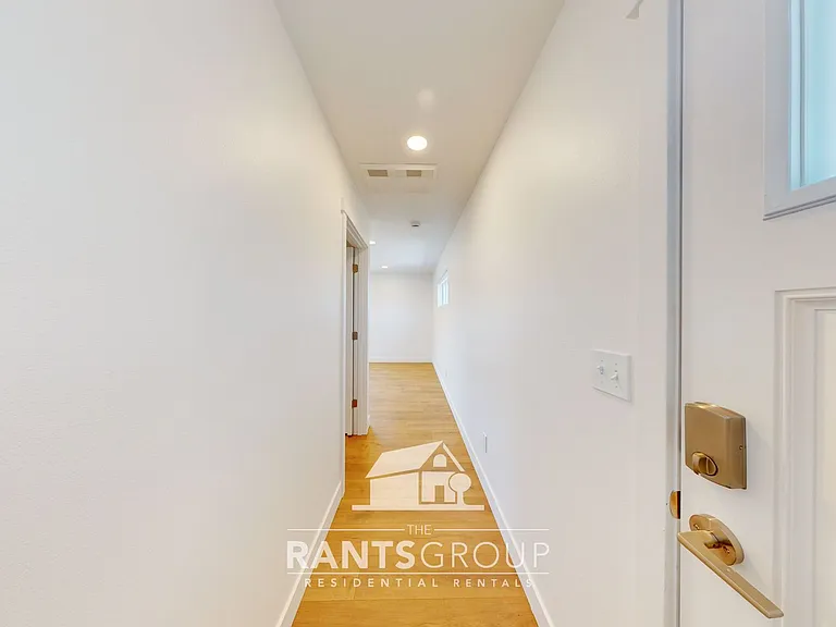 104 Veranda Ln SE — Photo 2