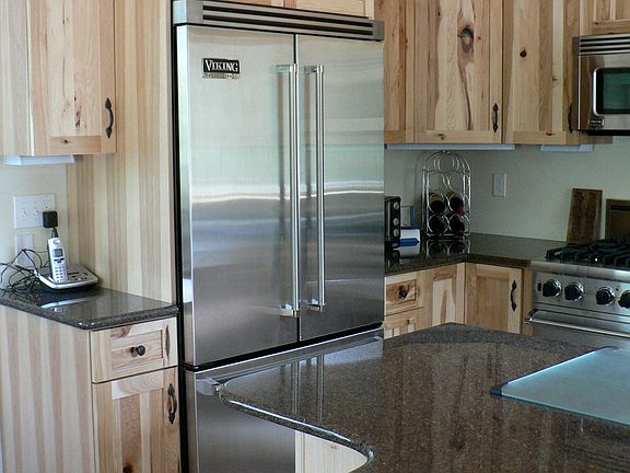 Hickory cabinets, granite 