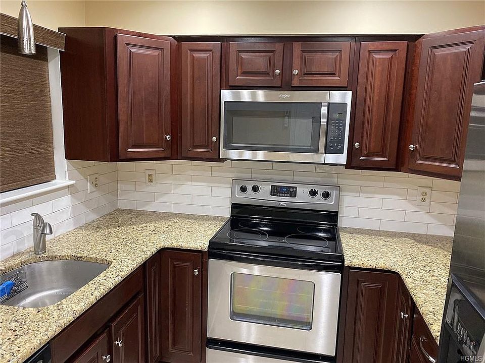 1st image of 229 Lakeside Dr