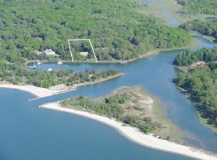 14 West Dr, Sag Harbor, NY 11963