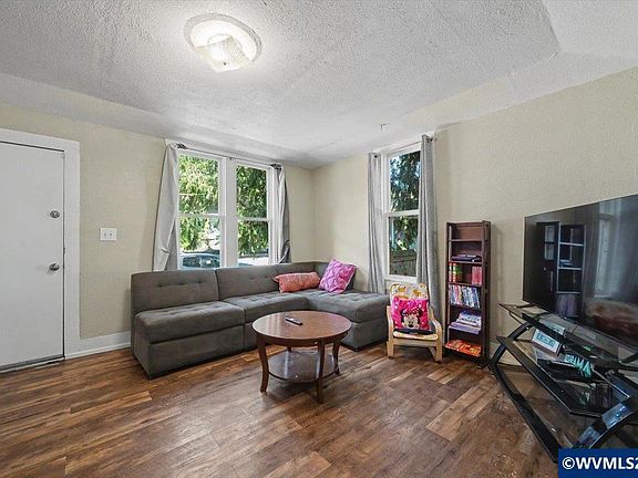 5th image of 1374 Tripp St SE