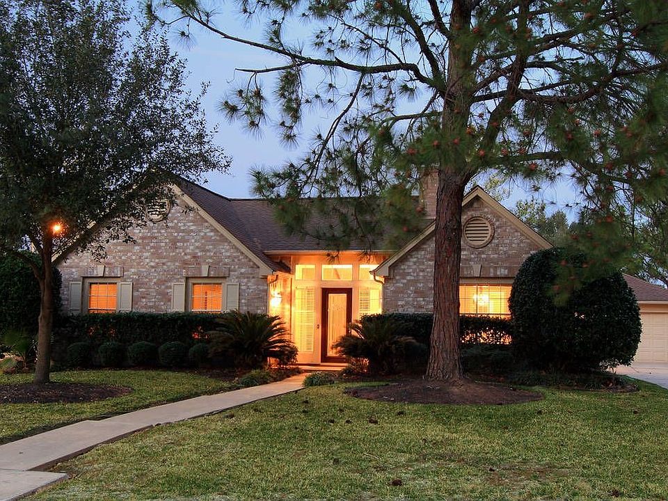 2nd image of 15834 Knolls Lodge Dr