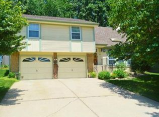 7716 NW 70th St, Kansas City, MO 64152
