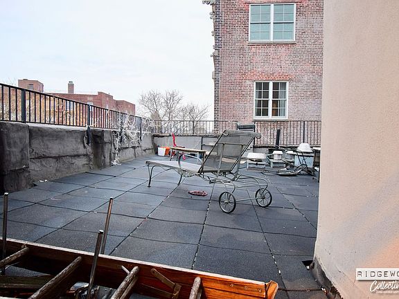 4th image of 845 Manhattan Ave #3F