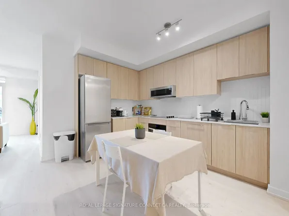 2501 Saw Whet Blvd #509, Oakville, ON L6M 5M9