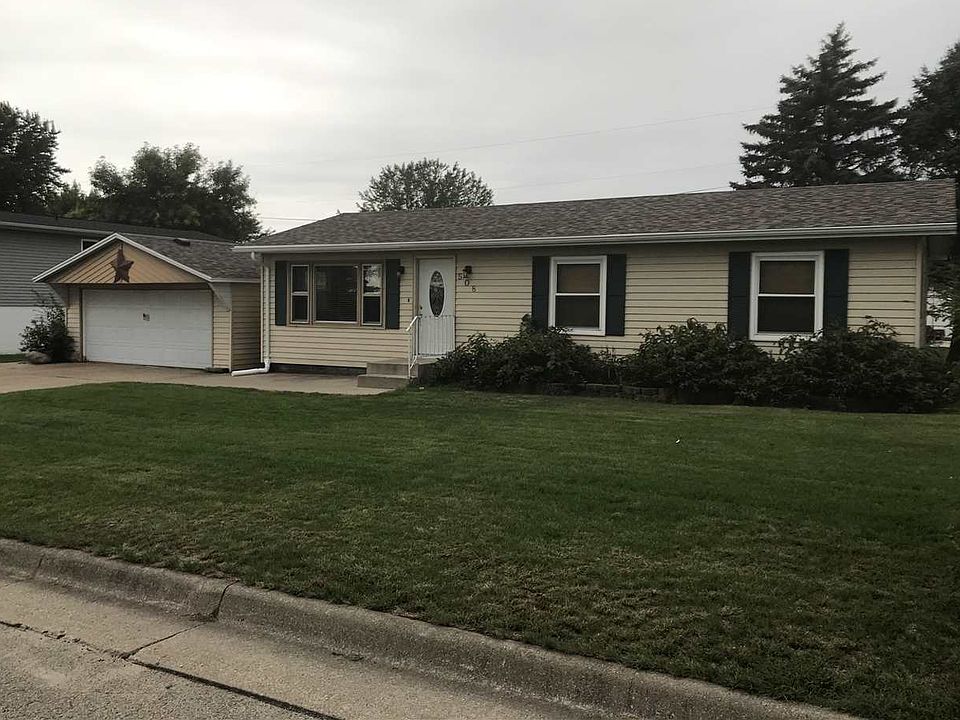 1st image of 508 3rd St W Ct