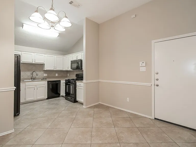 11742 Yearling Dr — Photo 3