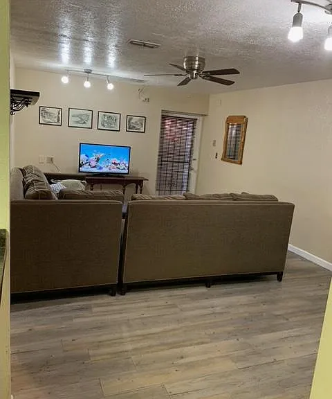 9601 Sierra Vista Ct NE — Photo 12