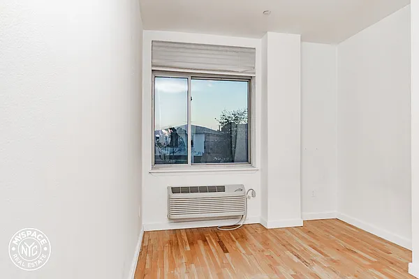 Rented by MySpaceNYC | media 44