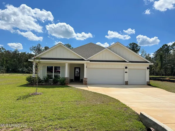 144 Firefly Dr, Lucedale, MS 39452