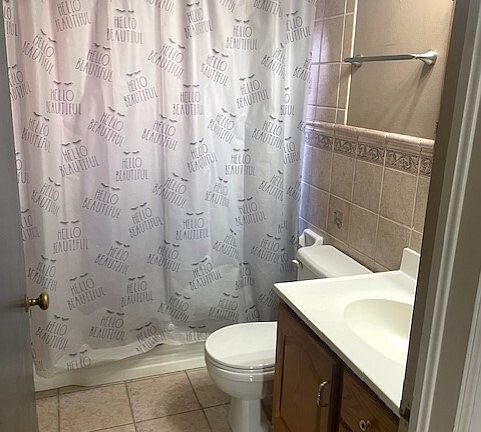 3rd image of 820 Yellowstone Ave