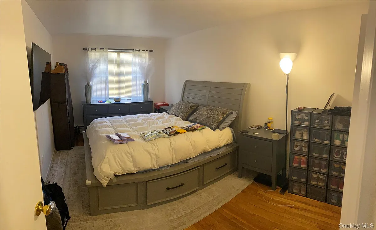 Building Photo - 84-24 98th St #1