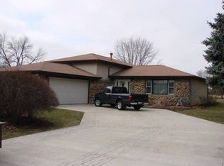 358 Riveredge Dr, Romeoville, IL 60446