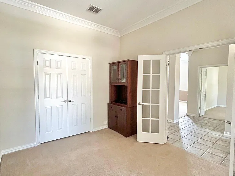 604 Peacock Dr — Photo 10