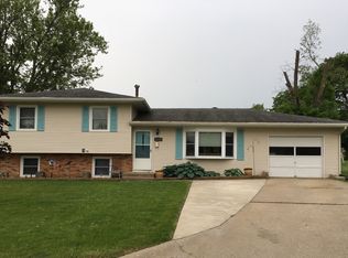 1418 Sunrise Cir, Ottumwa, IA 52501