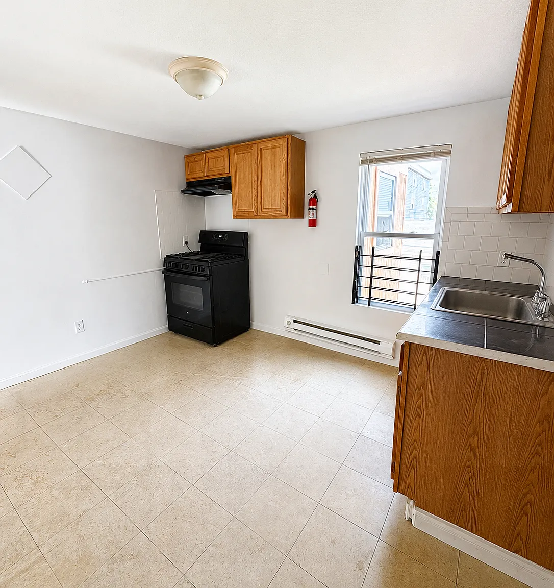 2 bed, 600 sqft, $1,900 — Photo 4