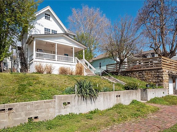 3rd image of 638 Splitlog Ave