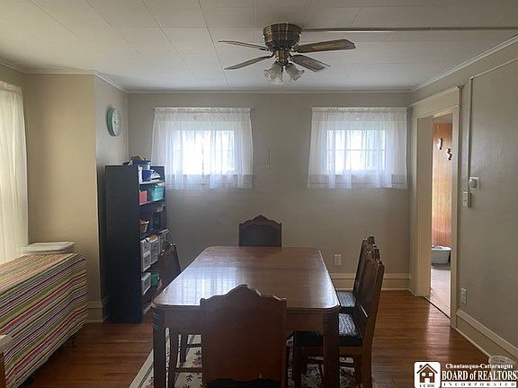 5th image of 17 W Green St
