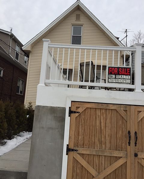 1st image of 151 Prentiss Ave