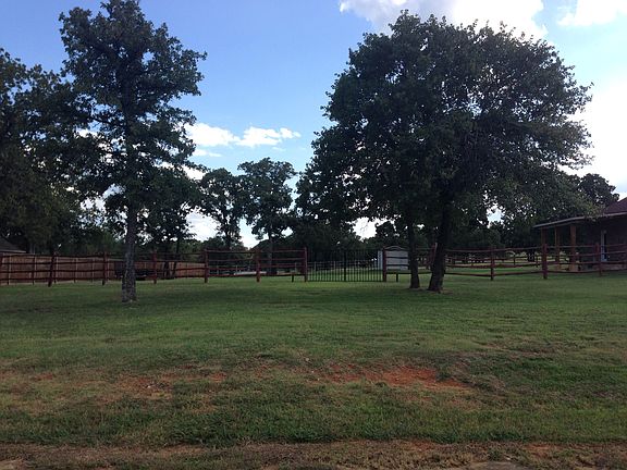 4th image of 223 Clubview Dr