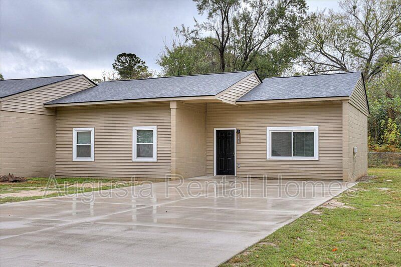 1st image of 144 McElmurray Dr #146
