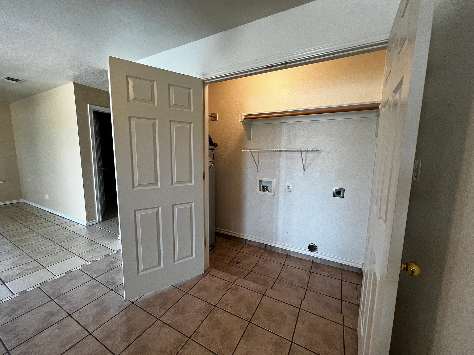 3 bed, 1080 sqft, $1,400 — Photo 4