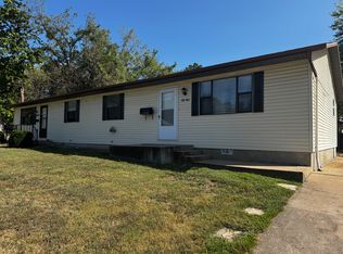 1329 N College St #A, West Plains, MO 65775