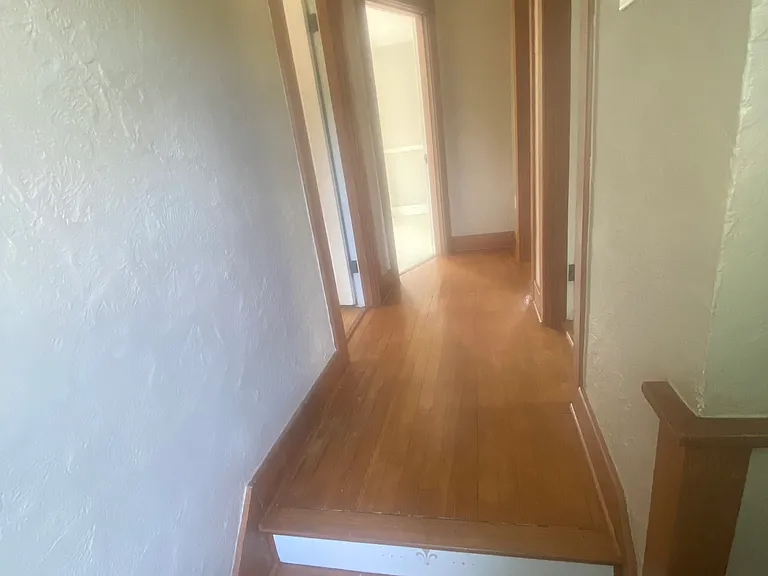 1668 N Longview St — Photo 15