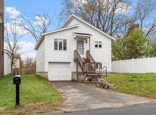 14 Booth Rd, Methuen, MA 01844