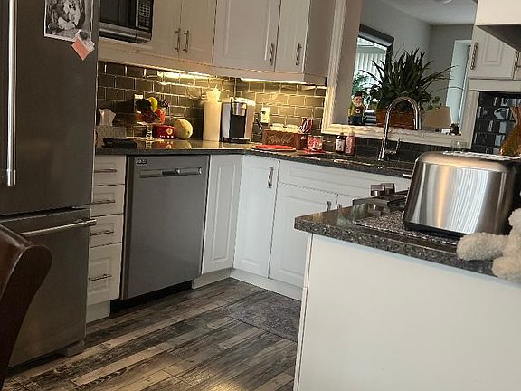 3rd image of 1061 Eagletrace Dr #69