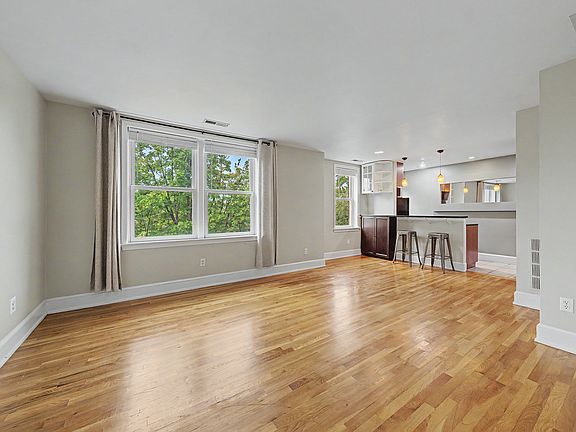 4th image of 317 10th St NE APT 14