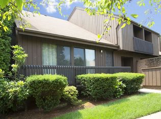 34 Kingsberry Dr, Somerset, NJ 08873