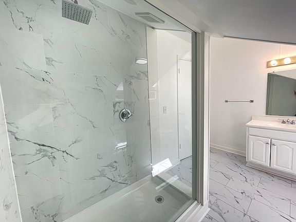 5th image of 1270 North Ave #2