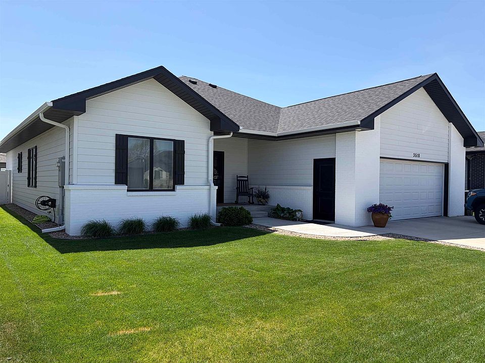 1st image of 3518 ORIOLE DR.