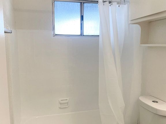 5th image of 2820 S Sepulveda Blvd APT 9