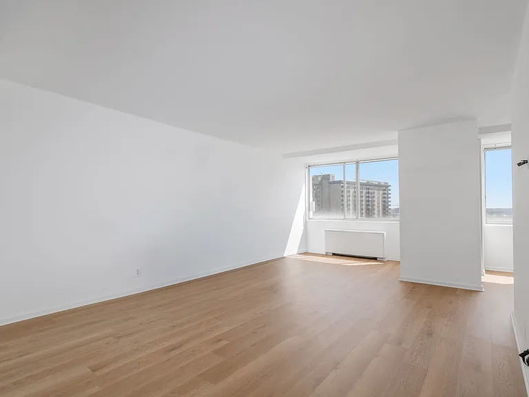 301 N Beauregard St #902 — Photo 3