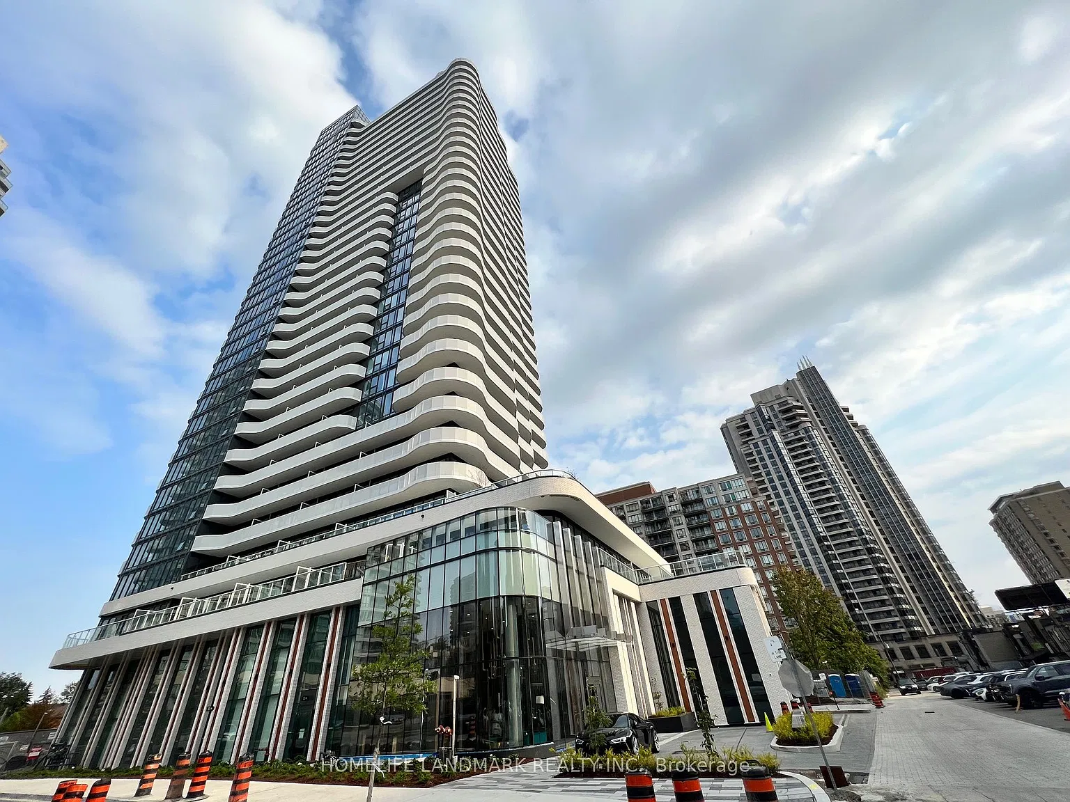2 bed, $2,400 — Photo 1