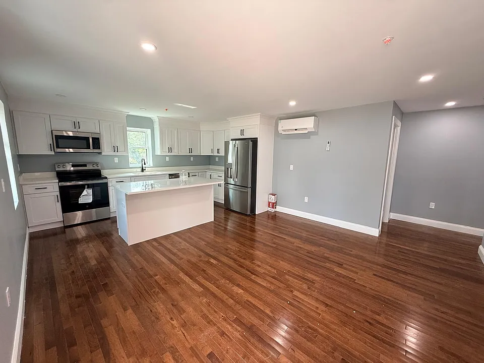 4 Neponset St #8