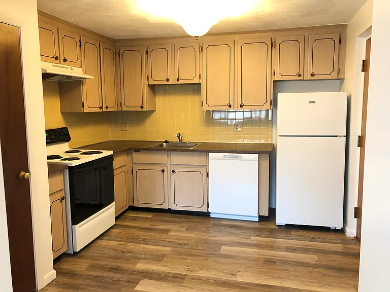 Lexington St Apartments — Photo 94