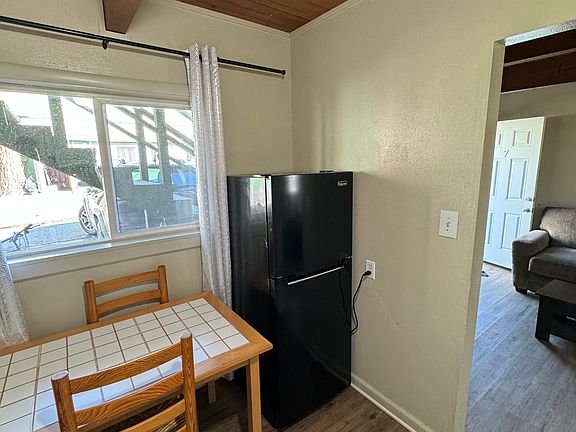 4th image of 977 Park Ave #7