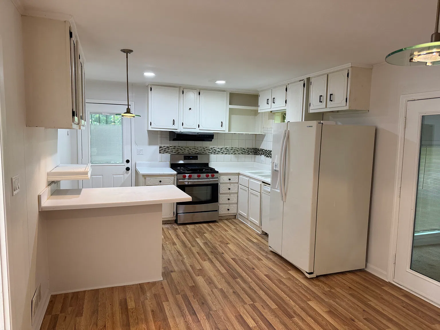 3 bed, 1125 sqft, $1,800 — Photo 3