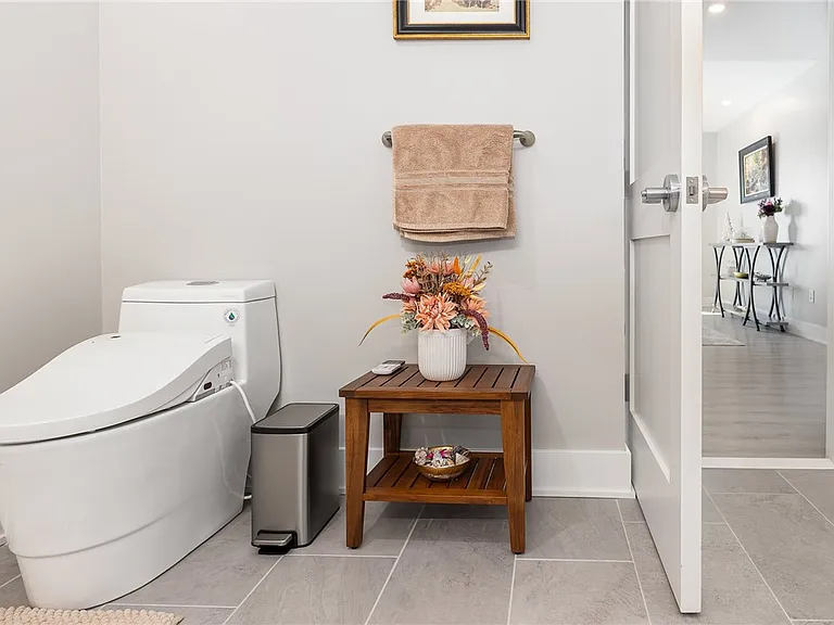 205 Lakeshore Dr #403 — Photo 30