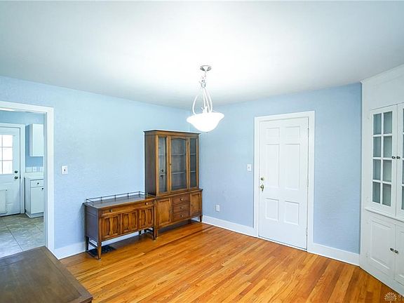 3rd image of 50 Martha Ave