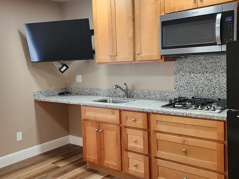 195 N 13th St #27 — Photo 4