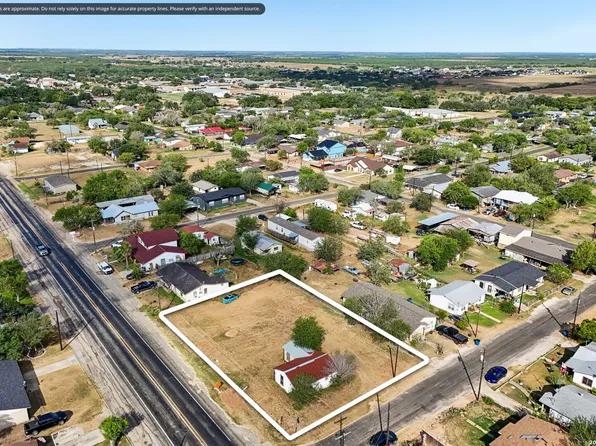 101 N MCDANIEL ST LOT 9-10, Poth, TX 78147