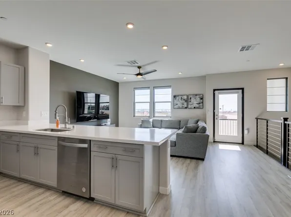 5618 Beguiling Falls St, Las Vegas, NV 89148