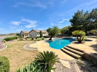 5 Via Del Lago, Lake Elsinore, CA 92532