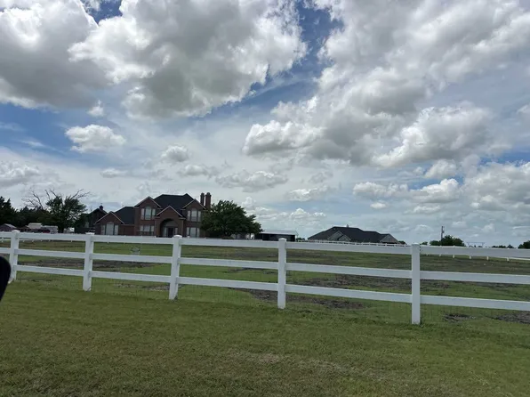 920 Cody Rd, Ennis, TX 75119