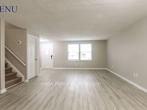 5th image of 222 Fenster Dr